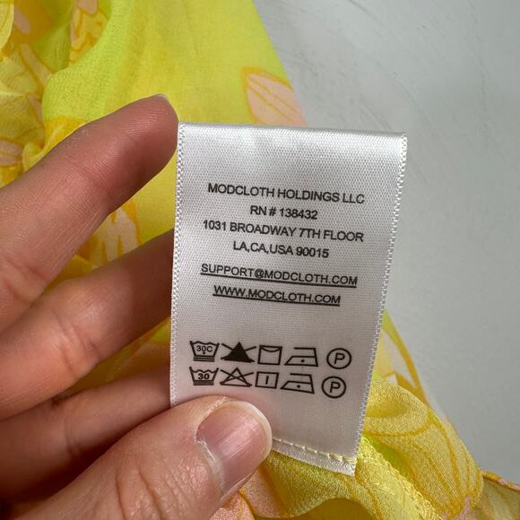 Modcloth Fluttering Outta Sight Blouse in Neon Yellow Floral - Picture 9 of 9